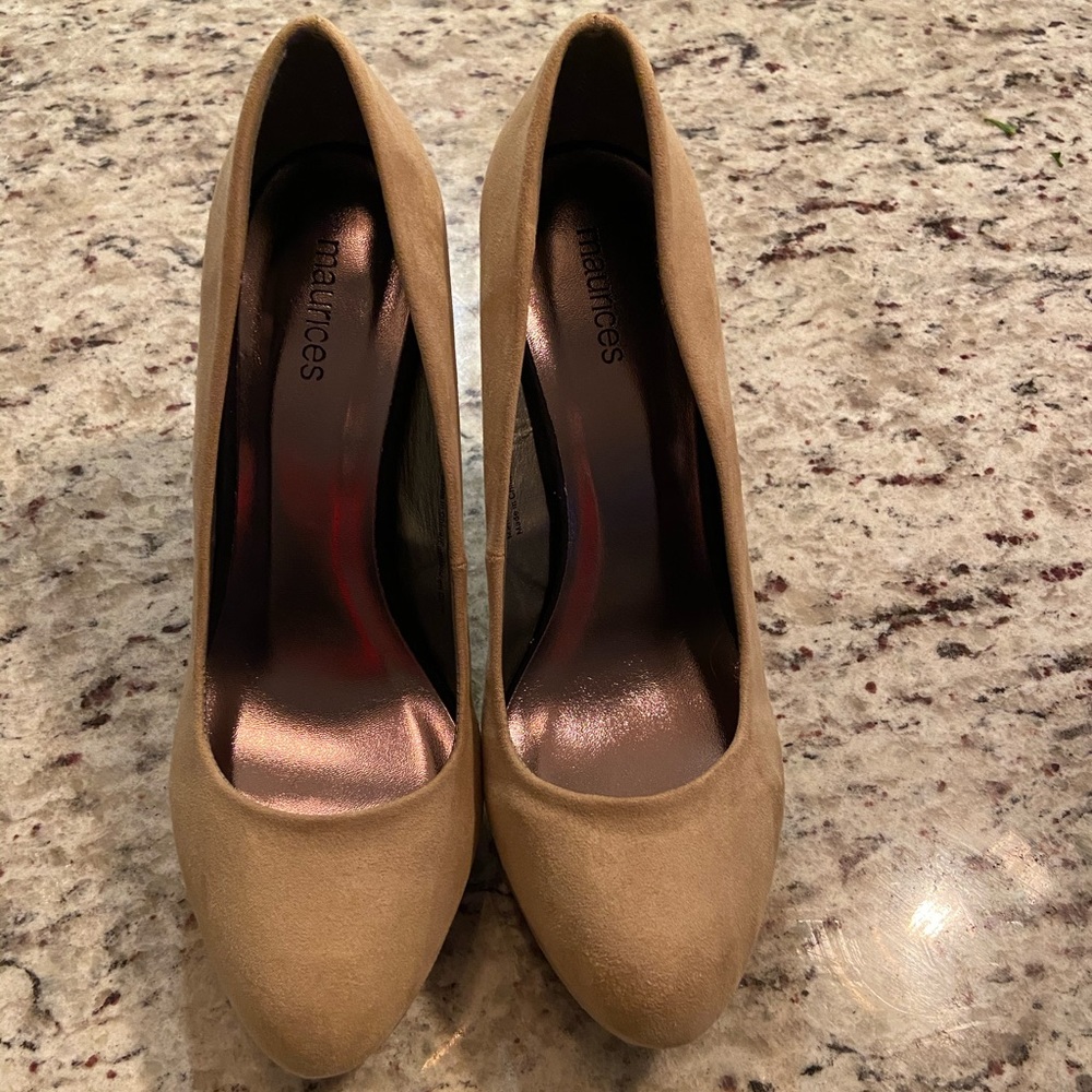 Nude suede pumps